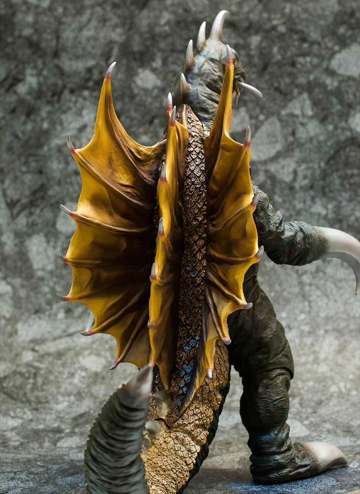 Full Review: Toho 30cm Series Gigan 1972 Vinyl Figure By X-Plus